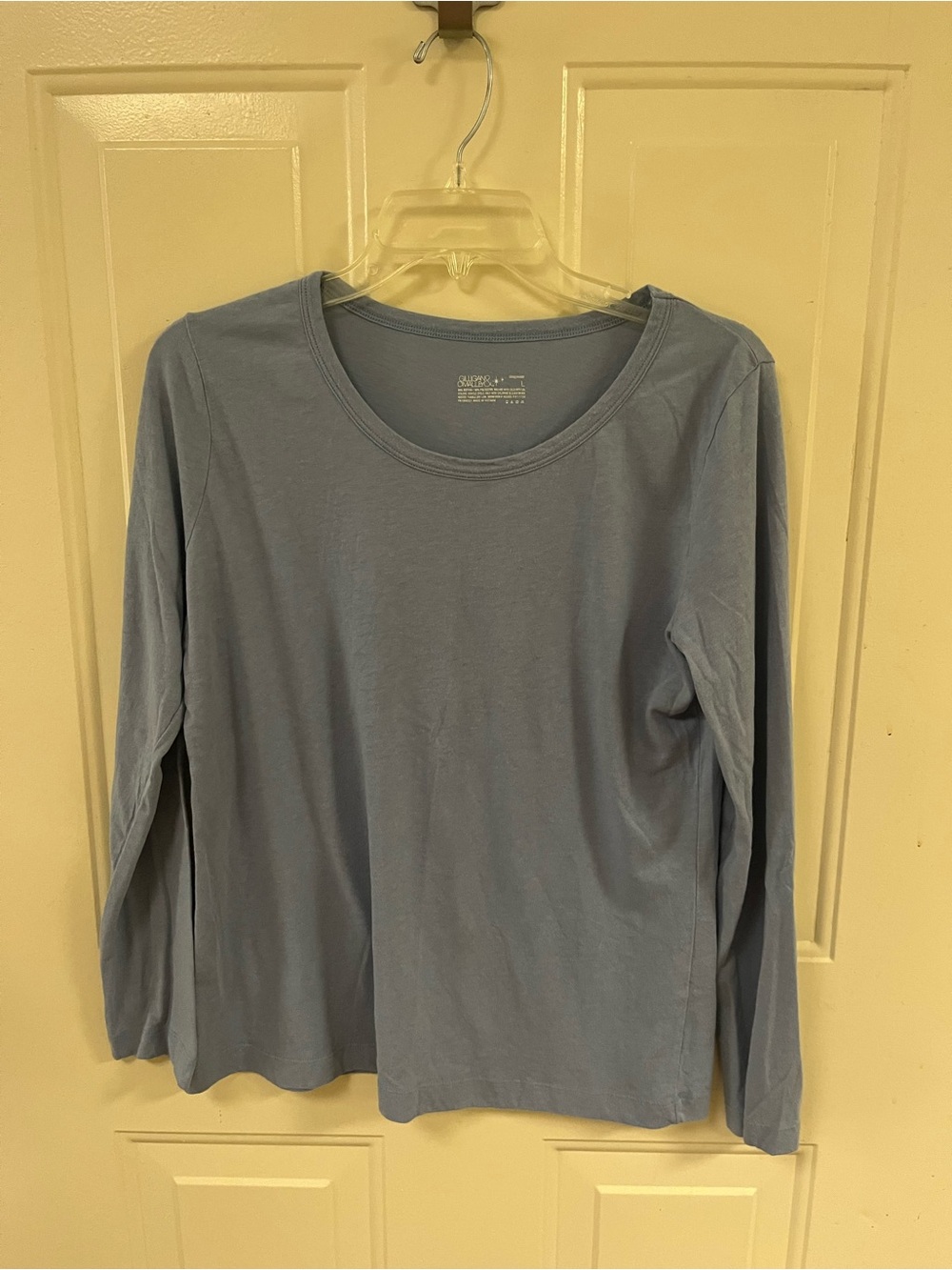 Gilligan & O'Malley Light Blue Long Sleeve Scoop Neck Top